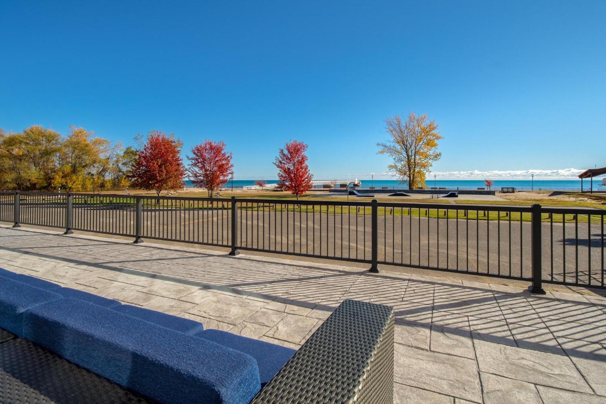 Holiday Inn Express & Suites Oscoda By Ihg Exterior foto